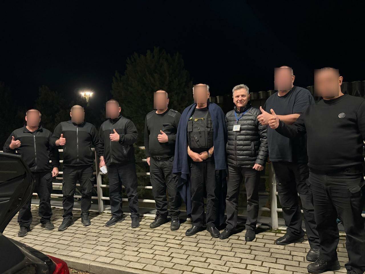 Викраденних в Угорщині інкасаторів повернули в Україну