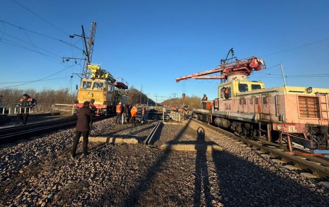 Після обстрілу РФ поїзди повертаються до графіків