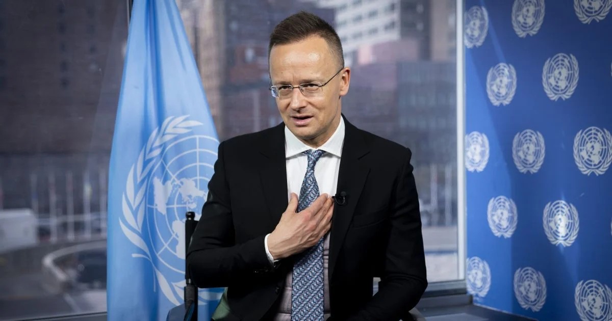 “На злодієві шапка горить”, – МЗС України про вкрадені гроші “Ощадбанку”