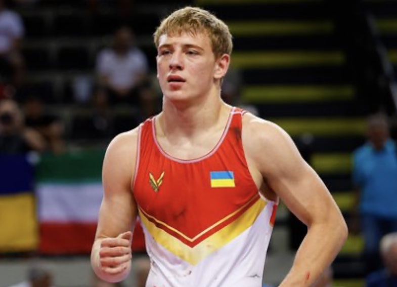 Український борець відвернувся від прапора рф