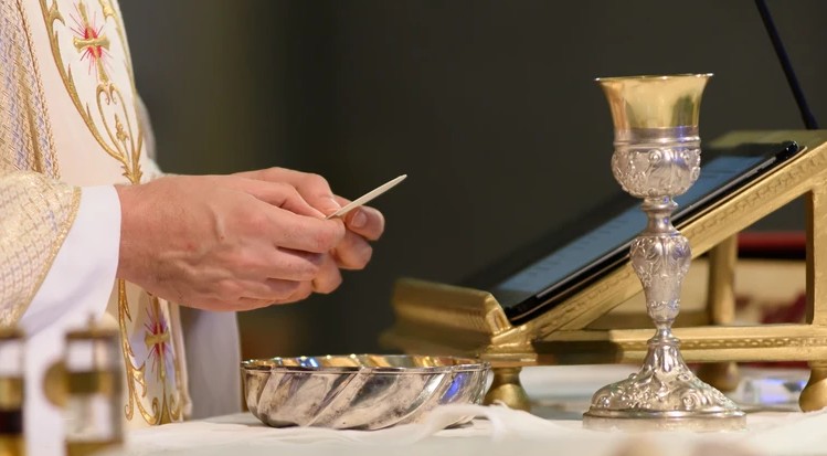 Бронювання священників