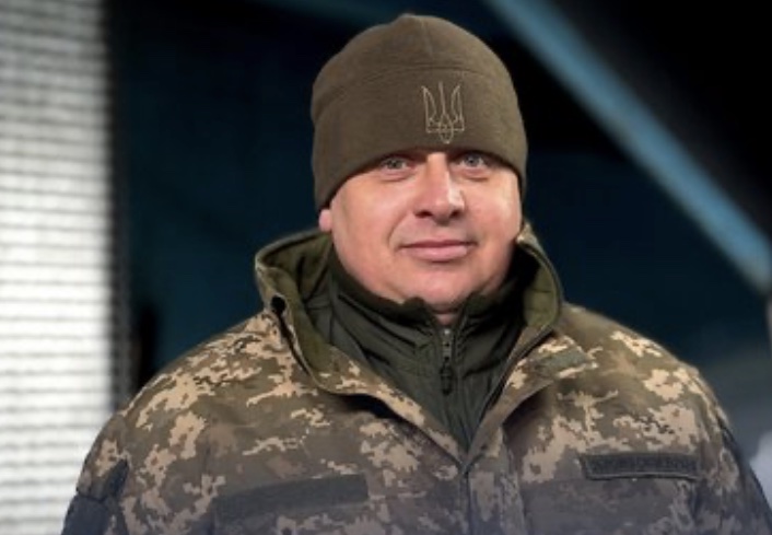 Він готує літаки до бойових вильотів уже 20 років