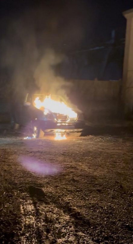 Вночі на тяжилові горіло авто.