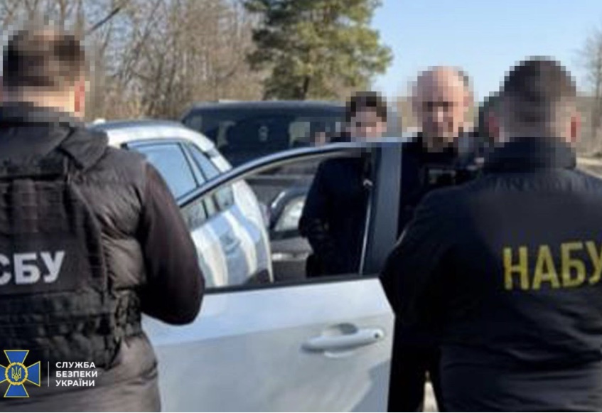 СБУ та НАБУ викрили суддю, який підбурював адвоката до хабаря