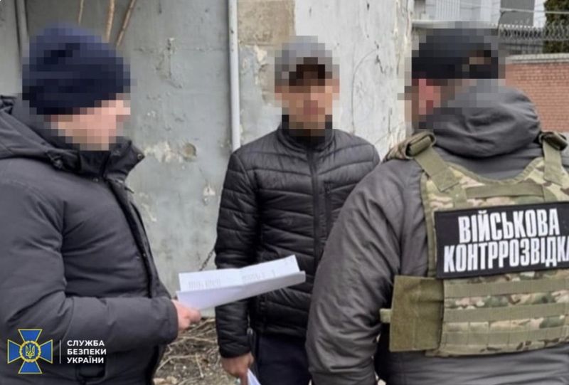 СБУ викрила дезертира, який на замовлення рф коригував повітряні атаки рашистів по Дніпру