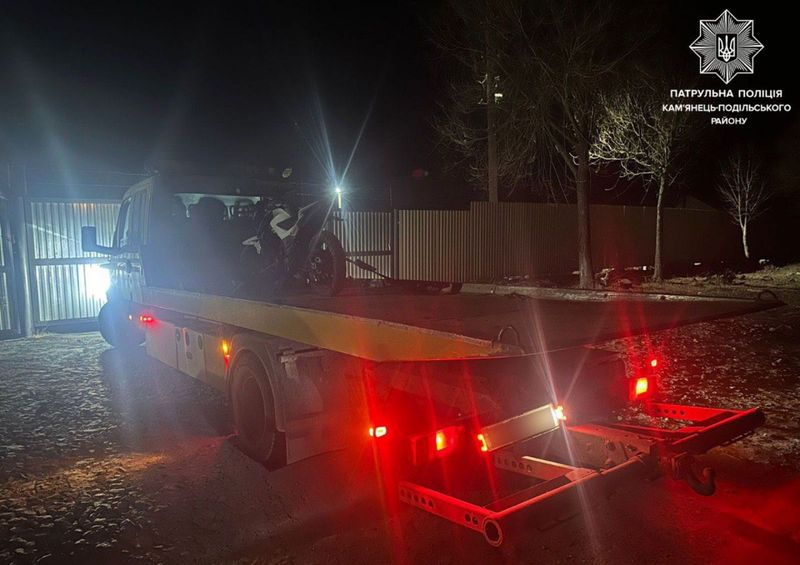 На Хмельниччині патрульні зупинили неповнолітніх мотоциклістів