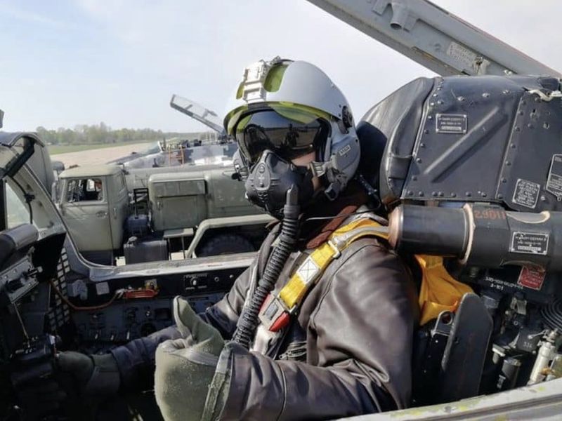 Українські військові льотчики попередили про критичний стан польотного спорядження, термін експлуатації якого закінчується швидше за ресурс самих літаків