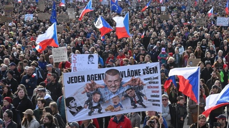 Тисячі людей у Празі вийшли на мітинг проти уряду Бабіша