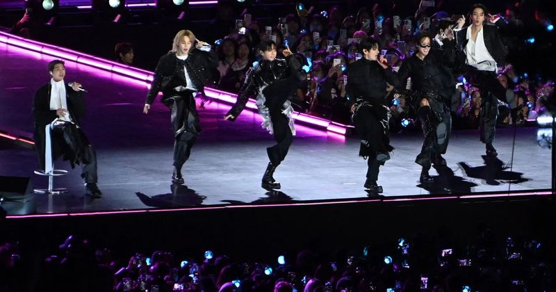 Безплатний концерт BTS завершився падінням акцій його компанії