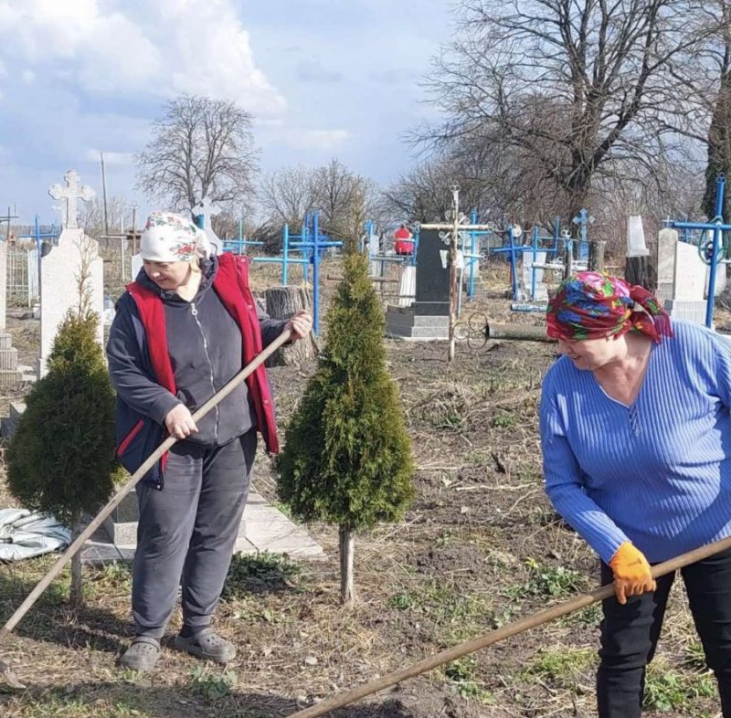 Прибирання кладовищ – святий обовʼязок кожного