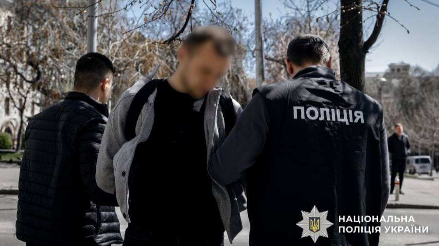 Викрито схему незаконної легалізації іноземців