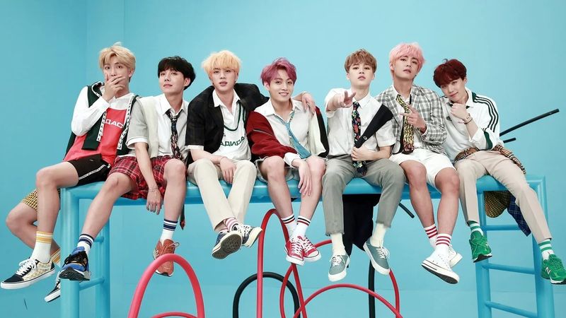 Вулицю на честь музичного гурту BTS просять назвати шанувальники у селі на Вінниччині