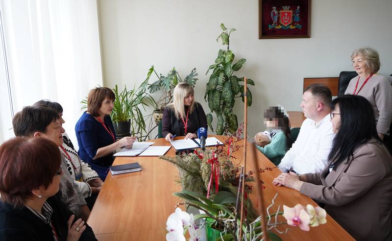 У Вінниці до сім’ї патронатного вихователя влаштували 8-річну дівчинку