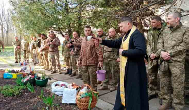 Віруючим українських церков немає де молитись на Великдень