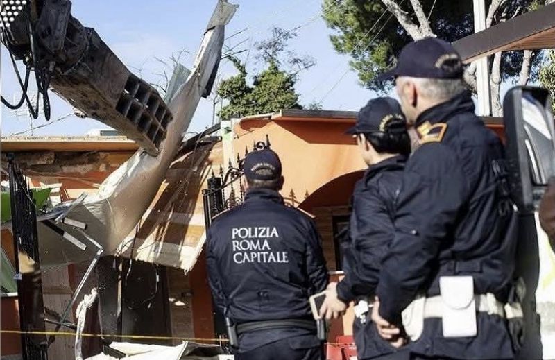 В Італії блискавично знесли всі пʼять віл Соловйова