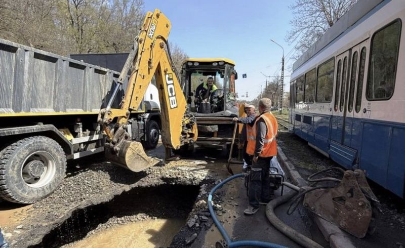 Прорив водогону стався на Хмельницькому шосе у Вінниці