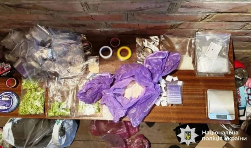 У Вінниці затримали чоловіка з понад пів кілограмом наркотиків у гаражі