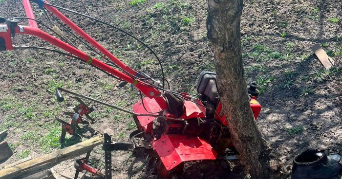 На Вінниччині мотоблок пошматував ноги чоловіка