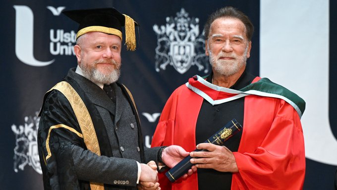 Університет Ольстера відзначив Шварценеггера почесним докторським ступенем