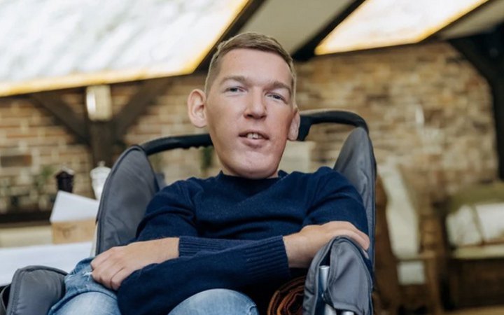 Збирав на лікування, а витрачав на азартні ігри