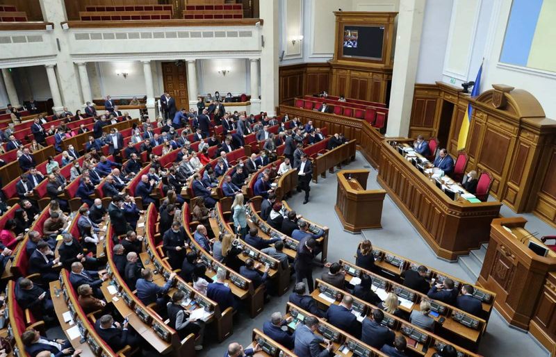 Нардепи пропонують суворі покарання для працівників ВЛК та ТЦК