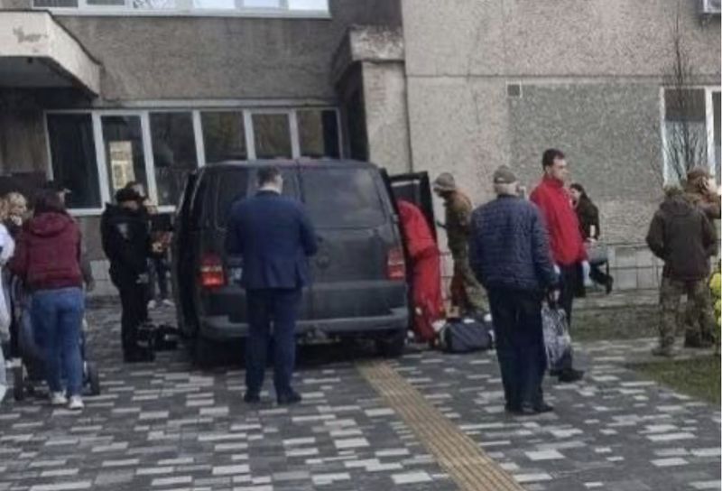 Перерізали шию військовому