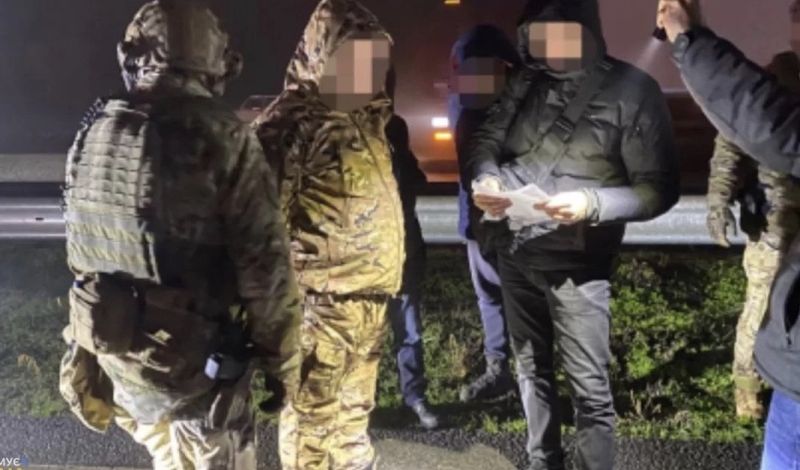 За 2,5 тисячі доларів організували дезертирство: ДБР розкрила схему