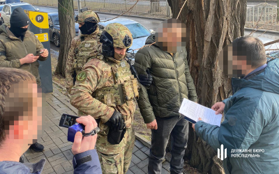 Підполковник “викрутив фіктивних «бойових» на 4,6 млн грн: