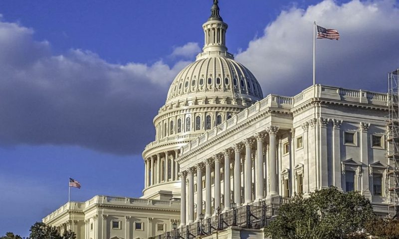 У Сенаті США вимагають в адміністрації президента Дональда Трампа надати пояснення щодо допуску в країну делегації підсанкційних депутатів РФ.