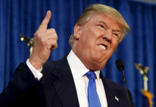 Трамп різко звернуася до Ірану: “Відкрийте прокляту протоку, виродки!”