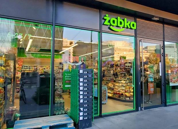 Українці масово купують франшизу популярного в Польщі супермаркету