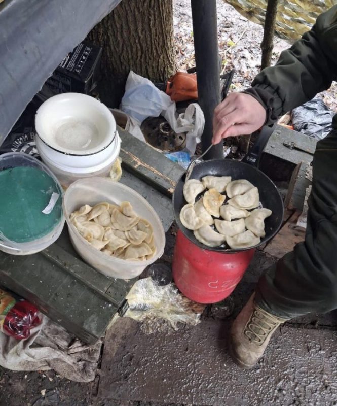 Даний збір мене сильно підскосив.




														Догралась до того, що почала німіти ліва рука. Не знаю від чого( може догралась з дуже активним спосом життя - волонтерство, робота, діти...