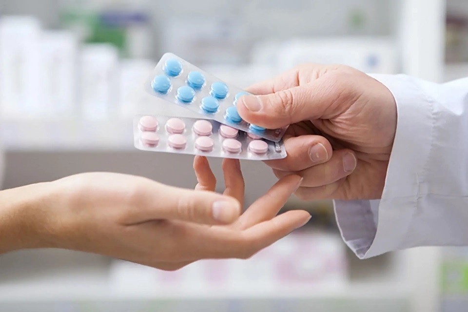 Завищення ціни на ліки виявили у більшості аптек