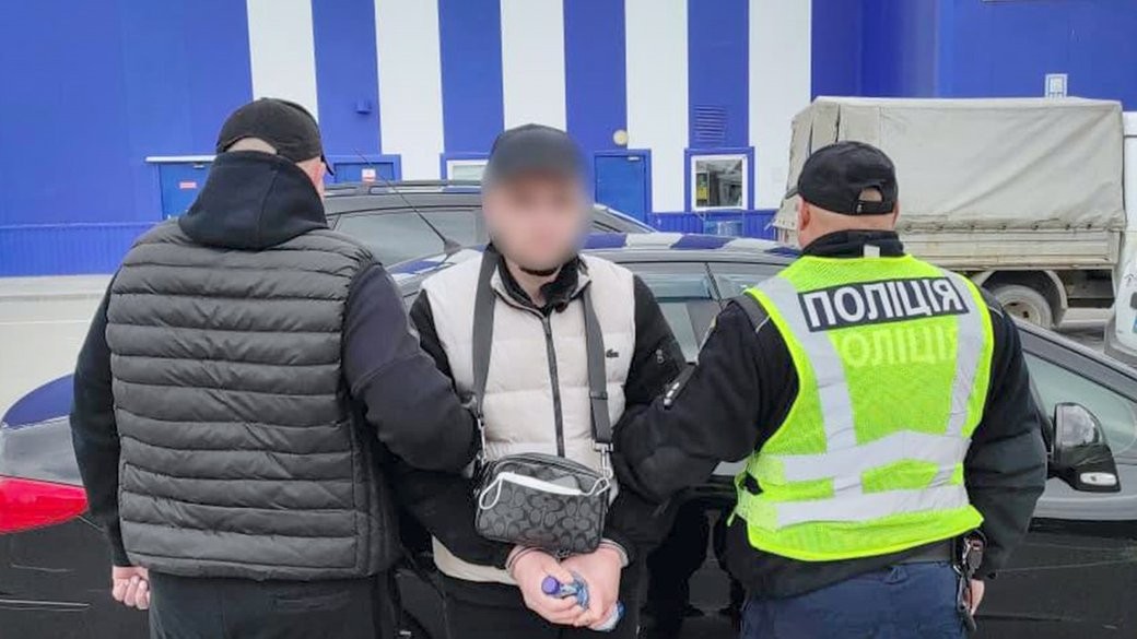 Ошукав матір загиблого військового на понад мільйон гривен