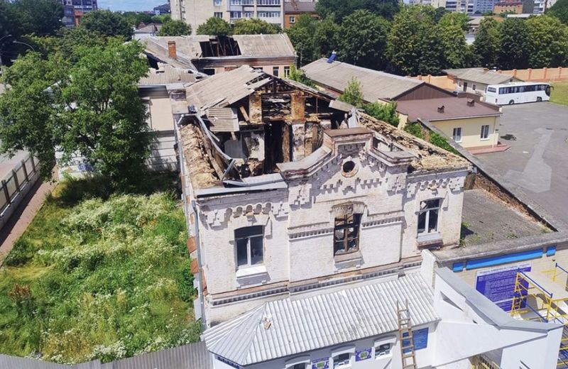Хто підпалив історичну будівлю у Хмельницькому