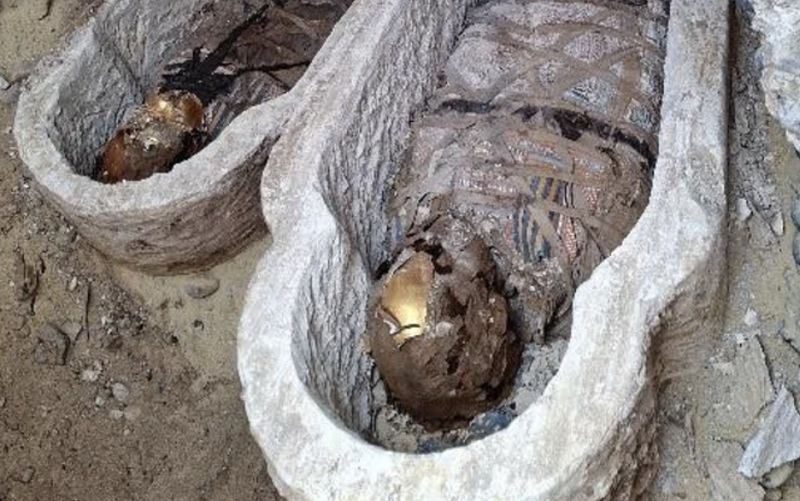 Всередині мумії знайшли уривок Гомера і золотий язик