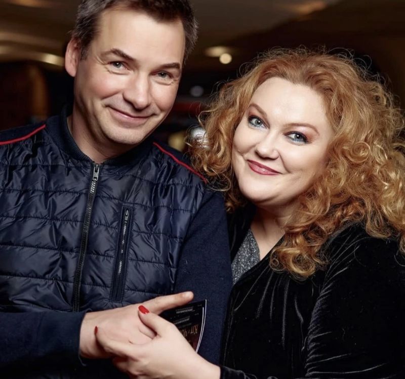 Зірка «Скаженого весілля» привітала чоловіка – відомого актора