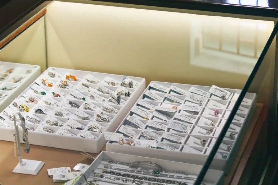 Податкова викрила ювелірний бізнес на Хмельниччині