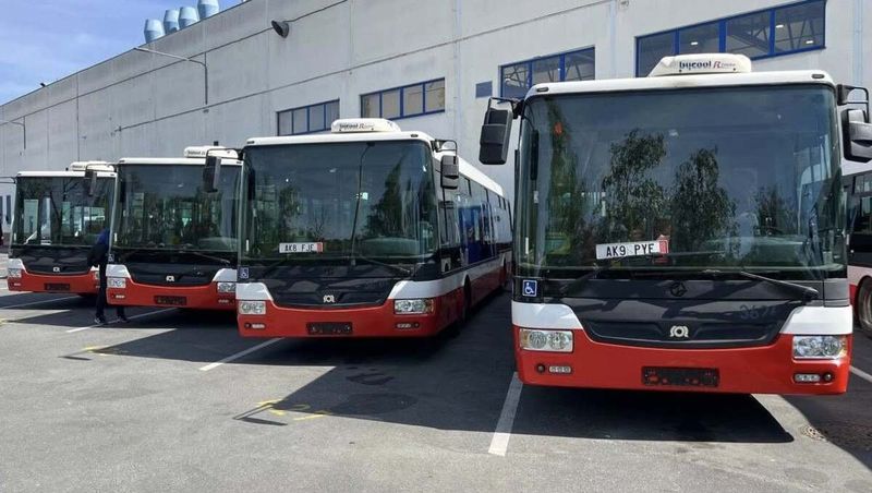 Хмельницькому передали чотири автобуси