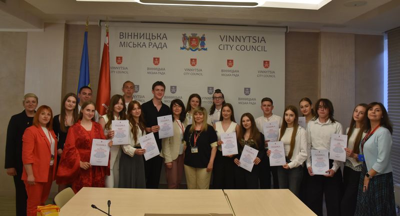 У Вінниці подякували випускникам, які були голосом учнівства громади