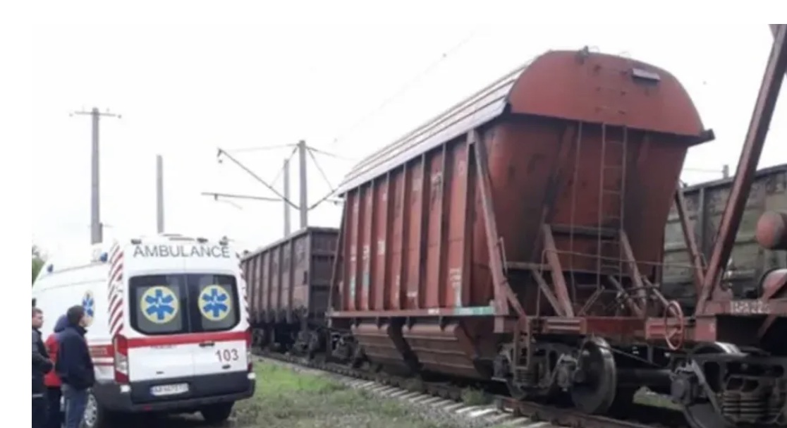 Виліз на дах поїзда. Неповнолітній зазнав травм