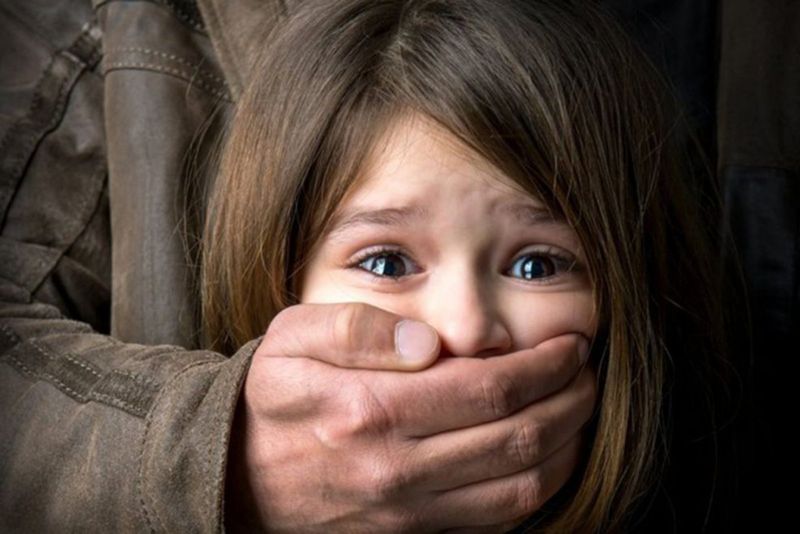 Затримали вітчима, який зґвалтував двох малолітніх падчерок