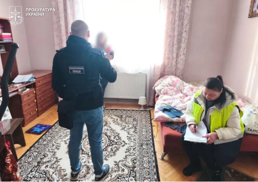 Таксистка підробляла сутенеркою