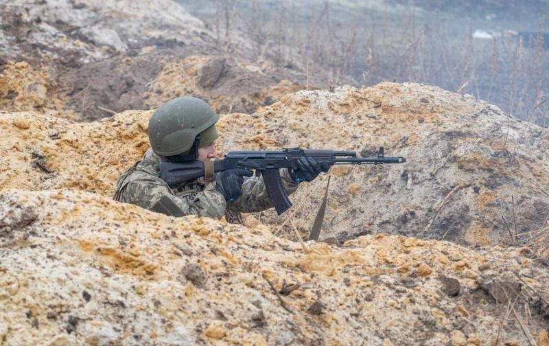 Головнокомандувач ЗСУ обмежив перебування військовослужбовців на «нулі»