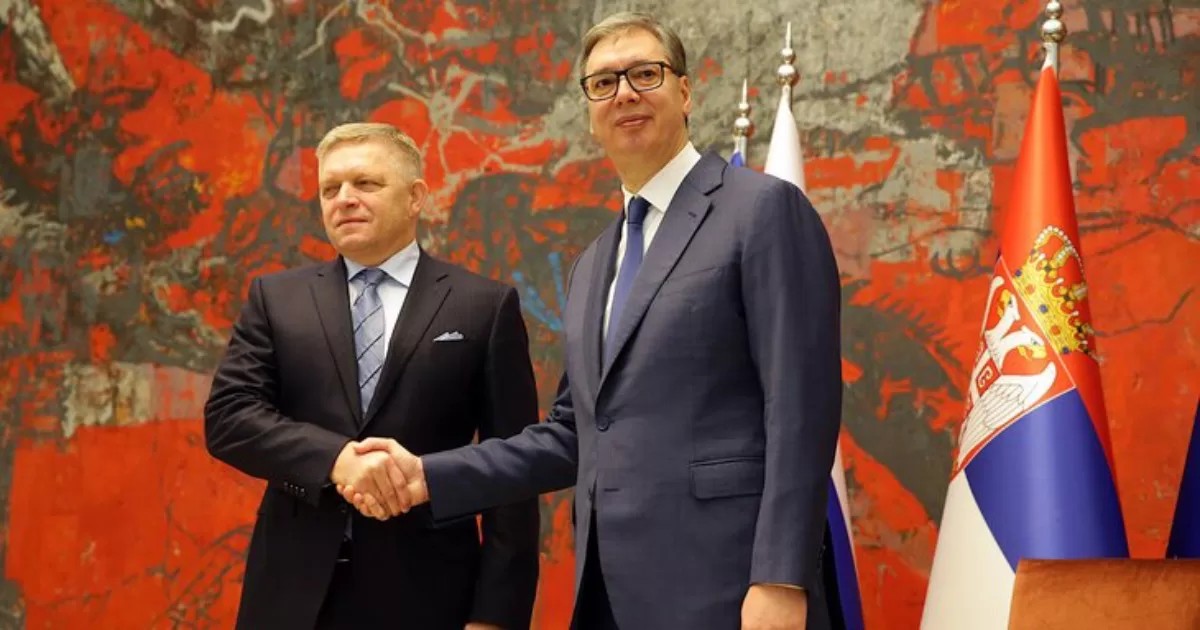 Єврокомісія порадила Фіцо та Вучичу їхати у Київ, а не в Москву