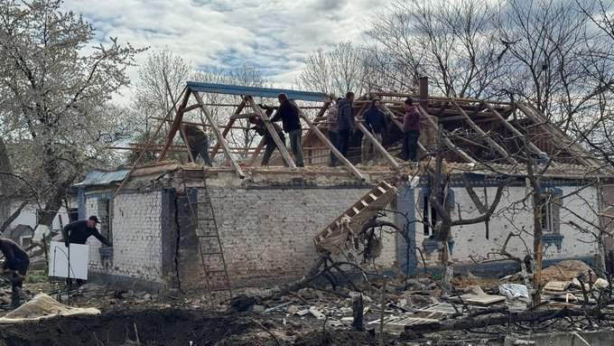 На Вінниччині уламки збитого шахеда зруйнували будинок