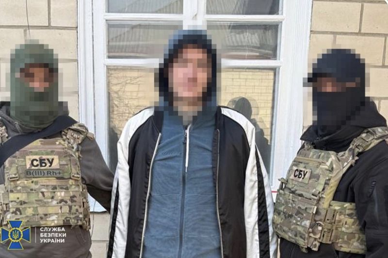 Палив авто військових дезертир
