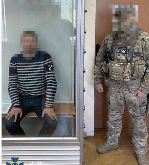 Проросійського блогера завербувала ніби то іноземна журналістка