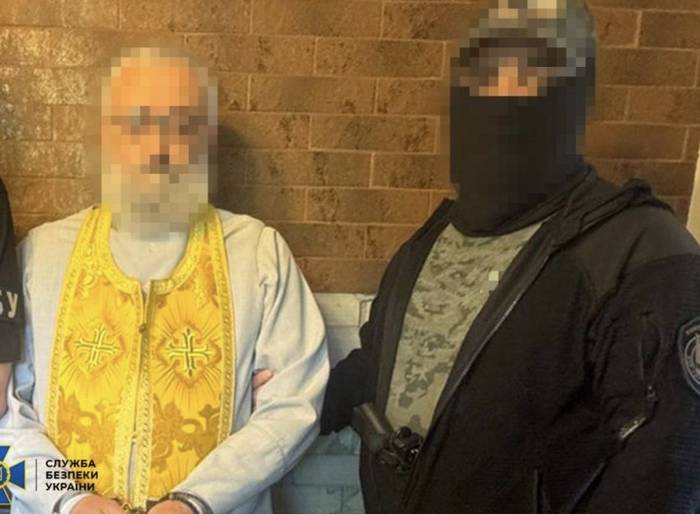 Священник корегував удари по житлових будинках