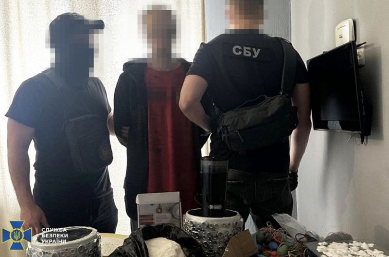 Виготовив 12 кг. вибухівки, щоб чинити терор в рідному місті за завданням спецслужб